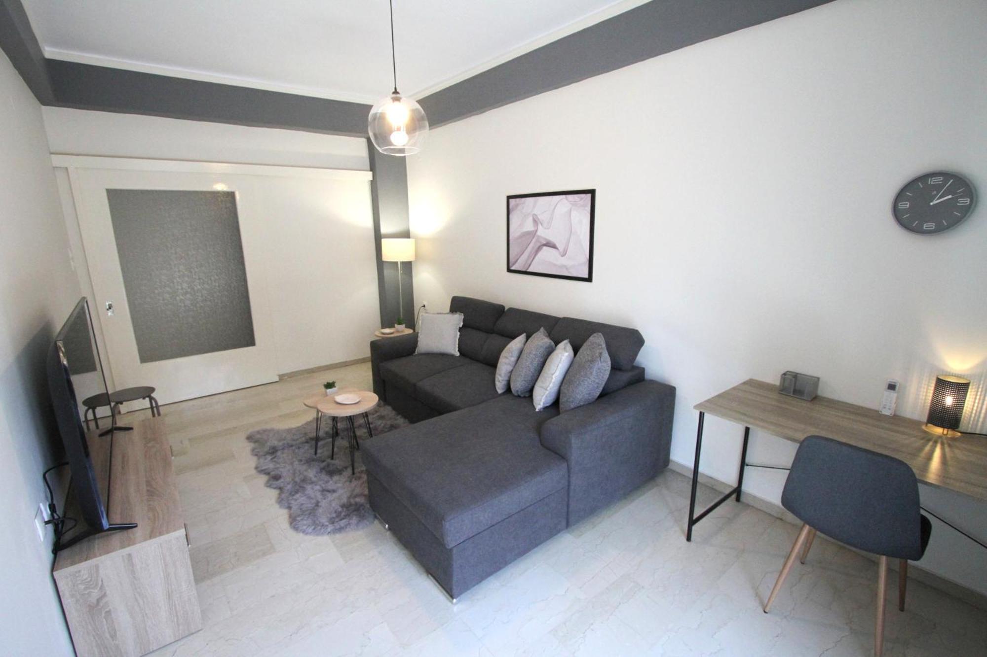 Newly Renovated 2 Bedroom In *