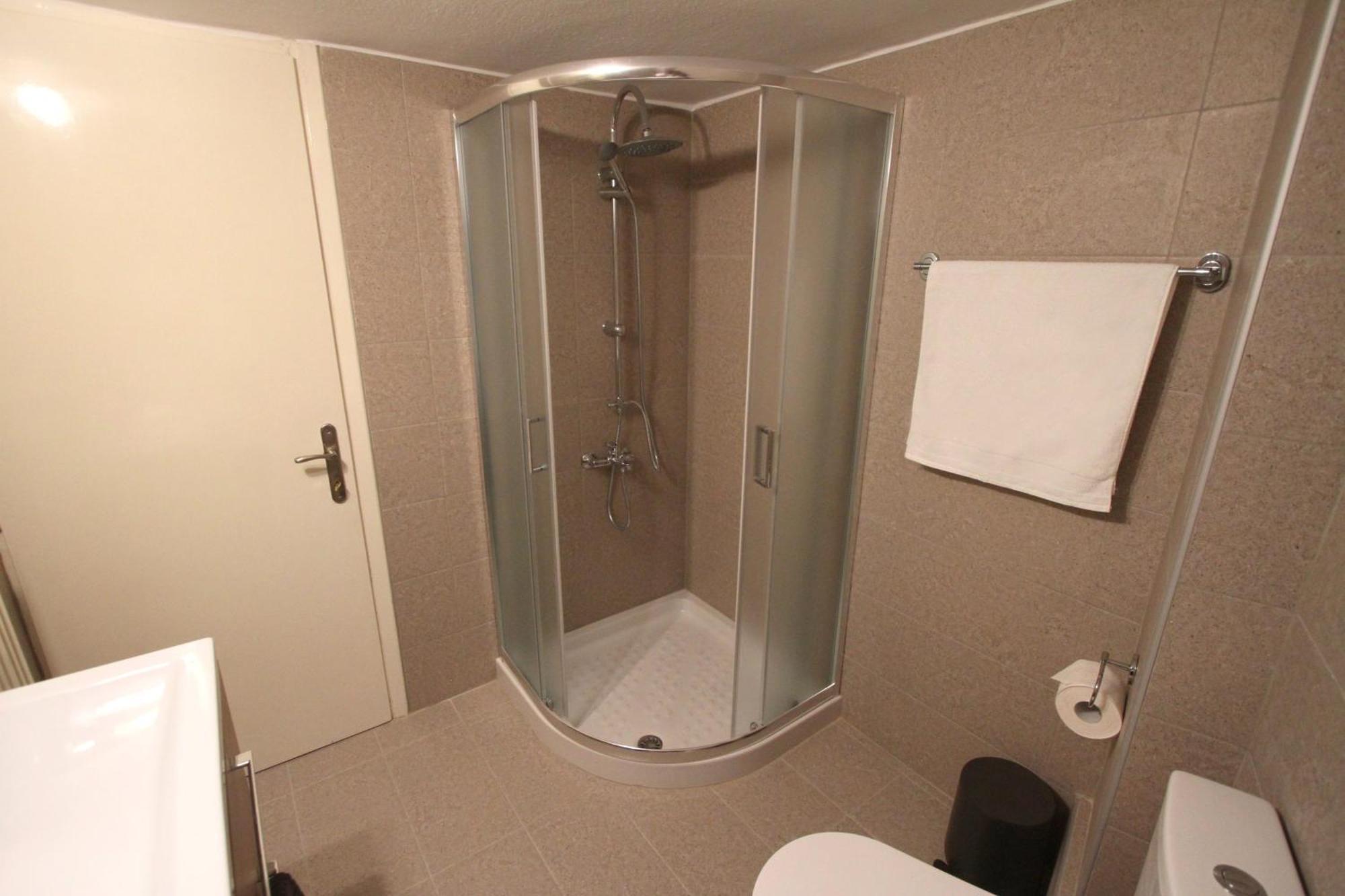 Newly Renovated 2 Bedroom In